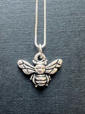 Sterling silver bee pendant necklace